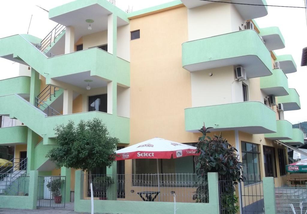 Tani'S Guesthouse Ksamil Exterior photo