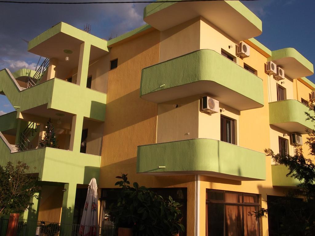 Tani'S Guesthouse Ksamil Exterior photo