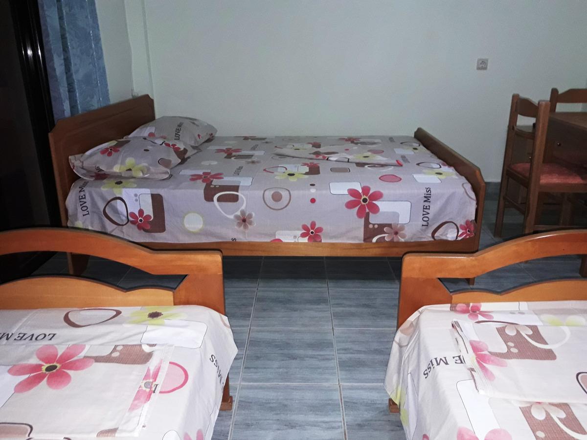 Tani'S Guesthouse Ksamil Exterior photo
