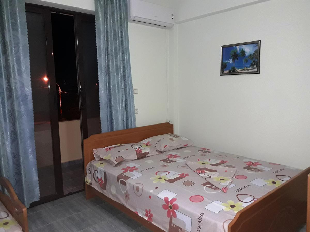 Tani'S Guesthouse Ksamil Exterior photo